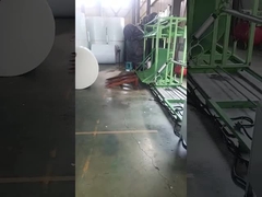 Stanz- und Durchbohrmaschine mit integriertem Schaumstoff