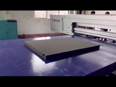 Maschine zum Schneiden von Schaumstoff mit Servomotor