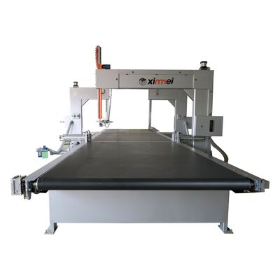 Vollautomatischer Sponge Cutter mit digitaler Dickeinstellung und Tischgröße von 7000x2300 mm